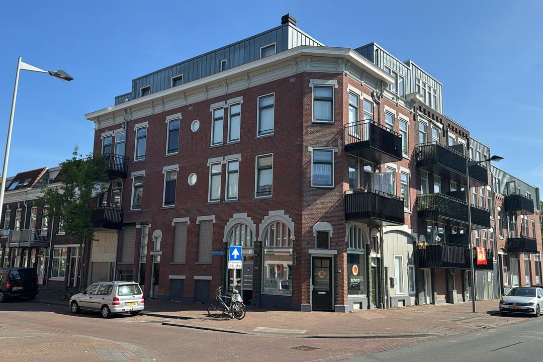 Voorgevel van bedrijfsruimte aan de Tolhuislaan 139